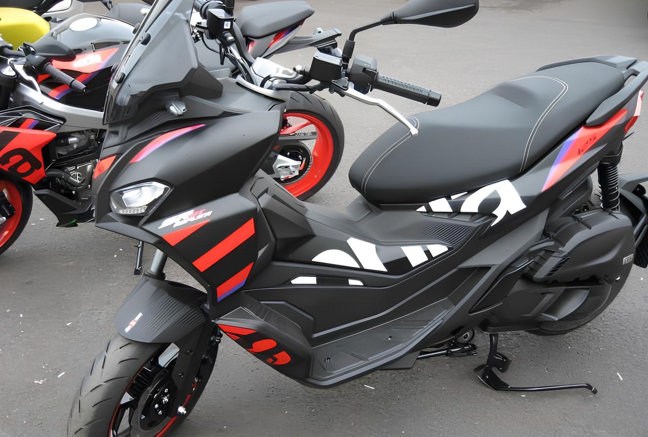 F&T Fahrzeug-Technik GmbH - Ihr Motorradhändler und Motorradwerkstatt in Freital, Dresden, Sachsen und deutschlandweit - SR 125 GT Replica ABS