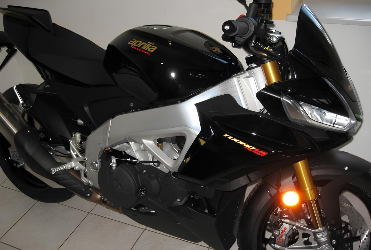 F&T Fahrzeug-Technik GmbH - Ihr Motorradhändler und Motorradwerkstatt in Freital, Dresden, Sachsen und deutschlandweit - Tuono V4 1100 Factory E5,LED,SAS